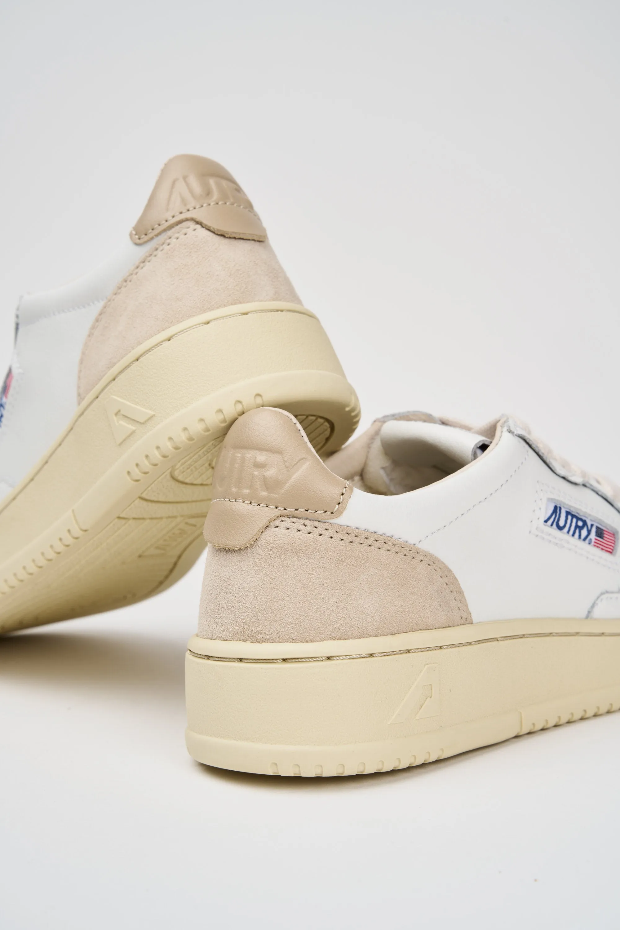 Autry Sneackers Medalist Low Pelle 4043