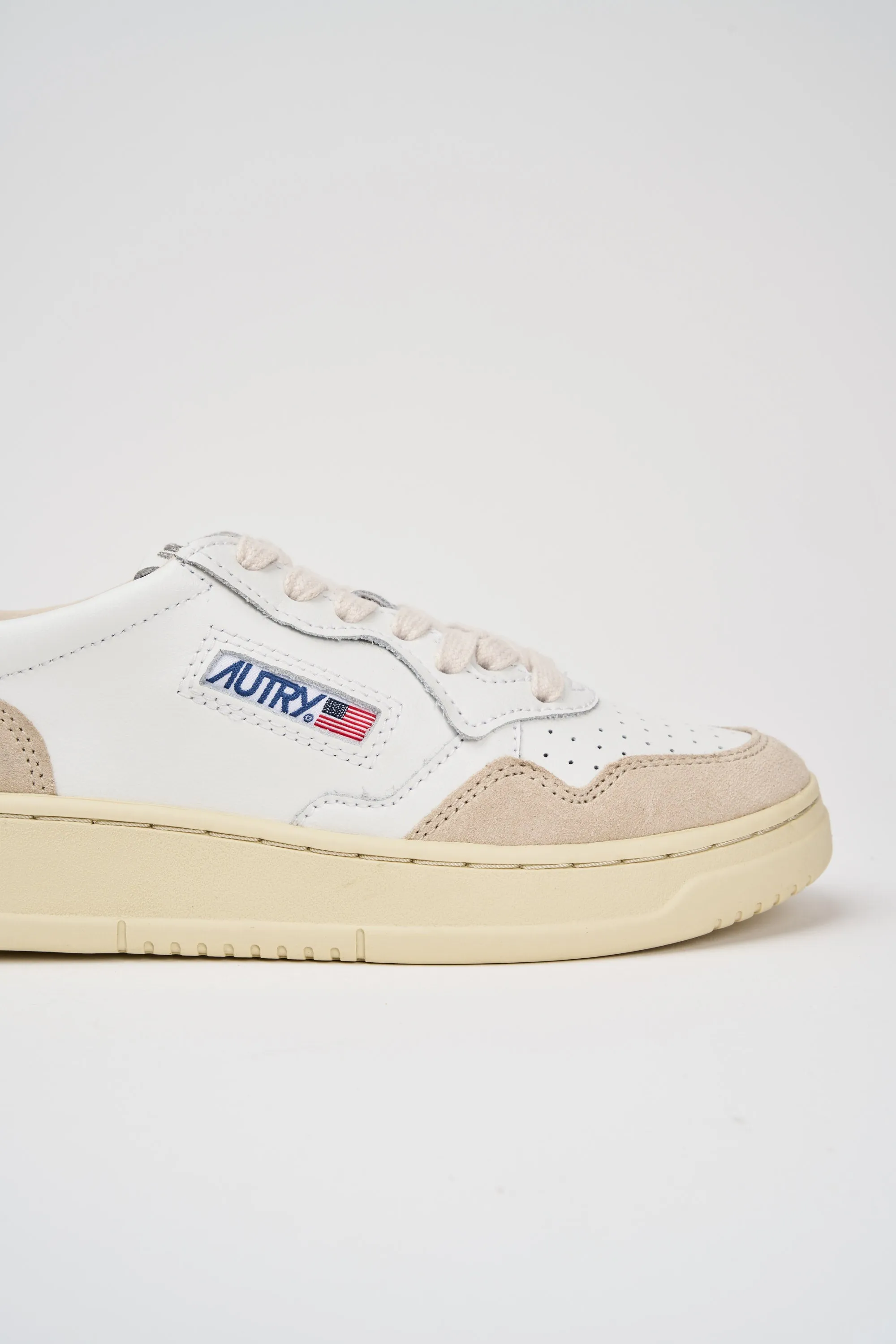 Autry Sneackers Medalist Low Pelle 4043