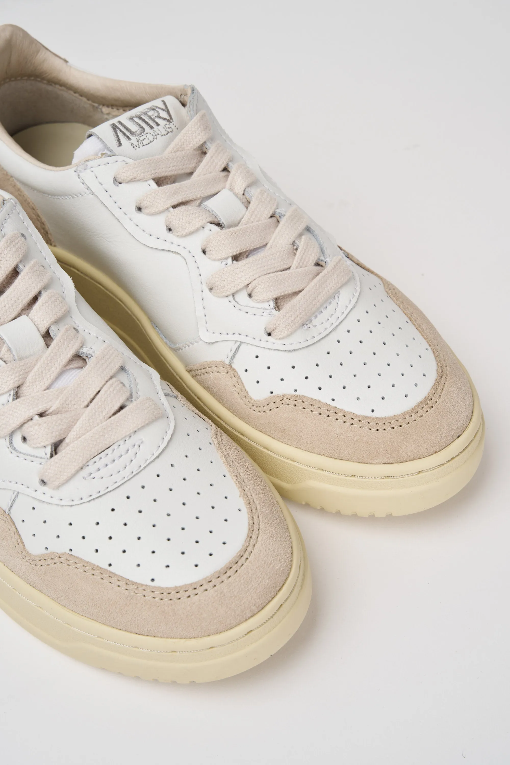 Autry Sneackers Medalist Low Pelle 4043
