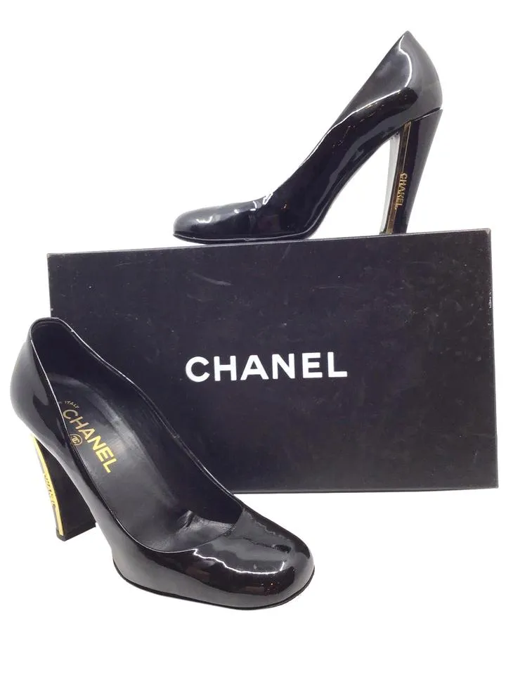 CL Patent Leather Metal Logo Heel Pumps Size 7.5