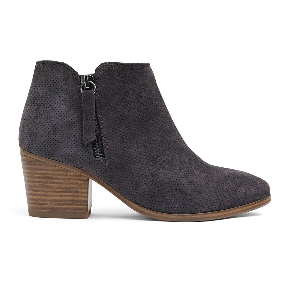 Dart Boot in Grey Suede