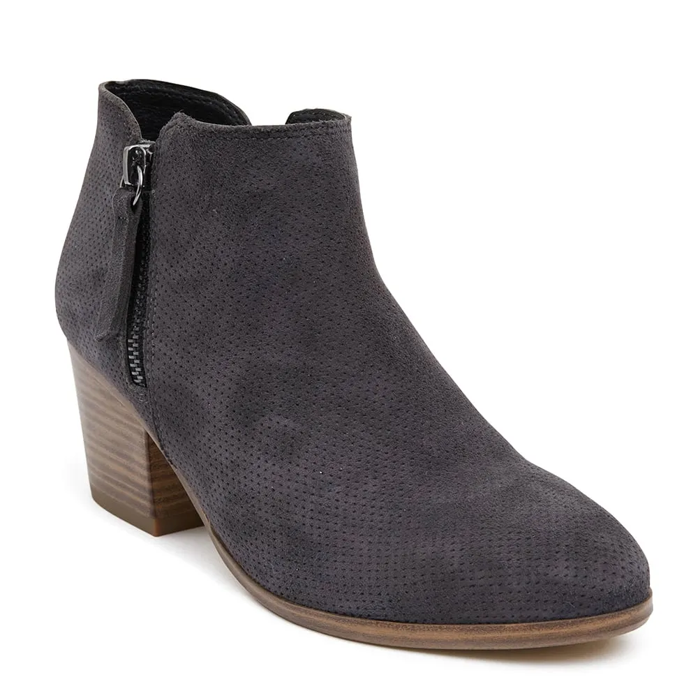 Dart Boot in Grey Suede