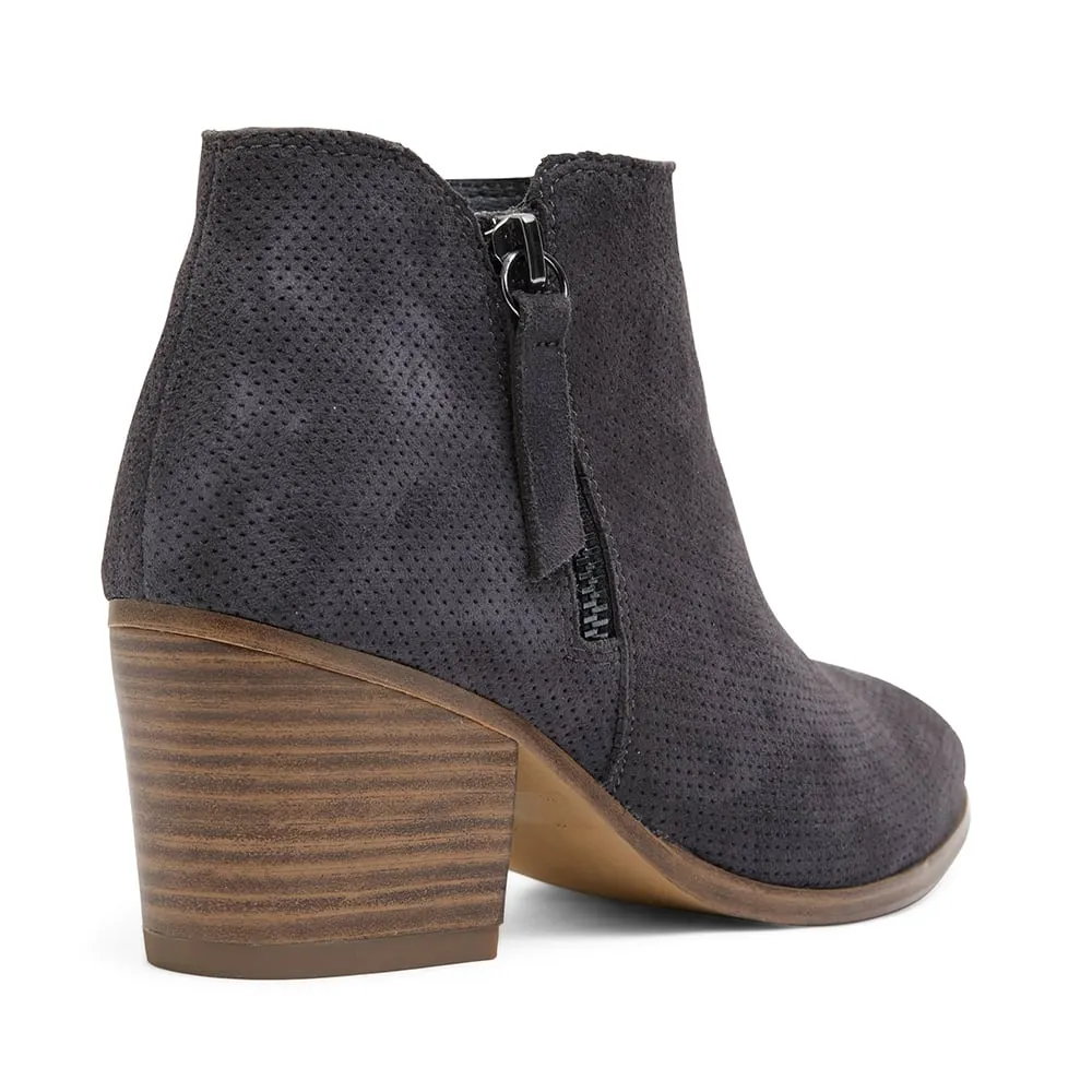 Dart Boot in Grey Suede
