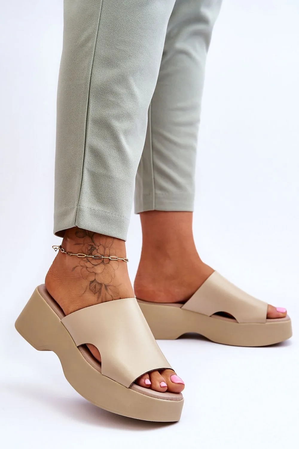Flip-flops model 179077 Step in style