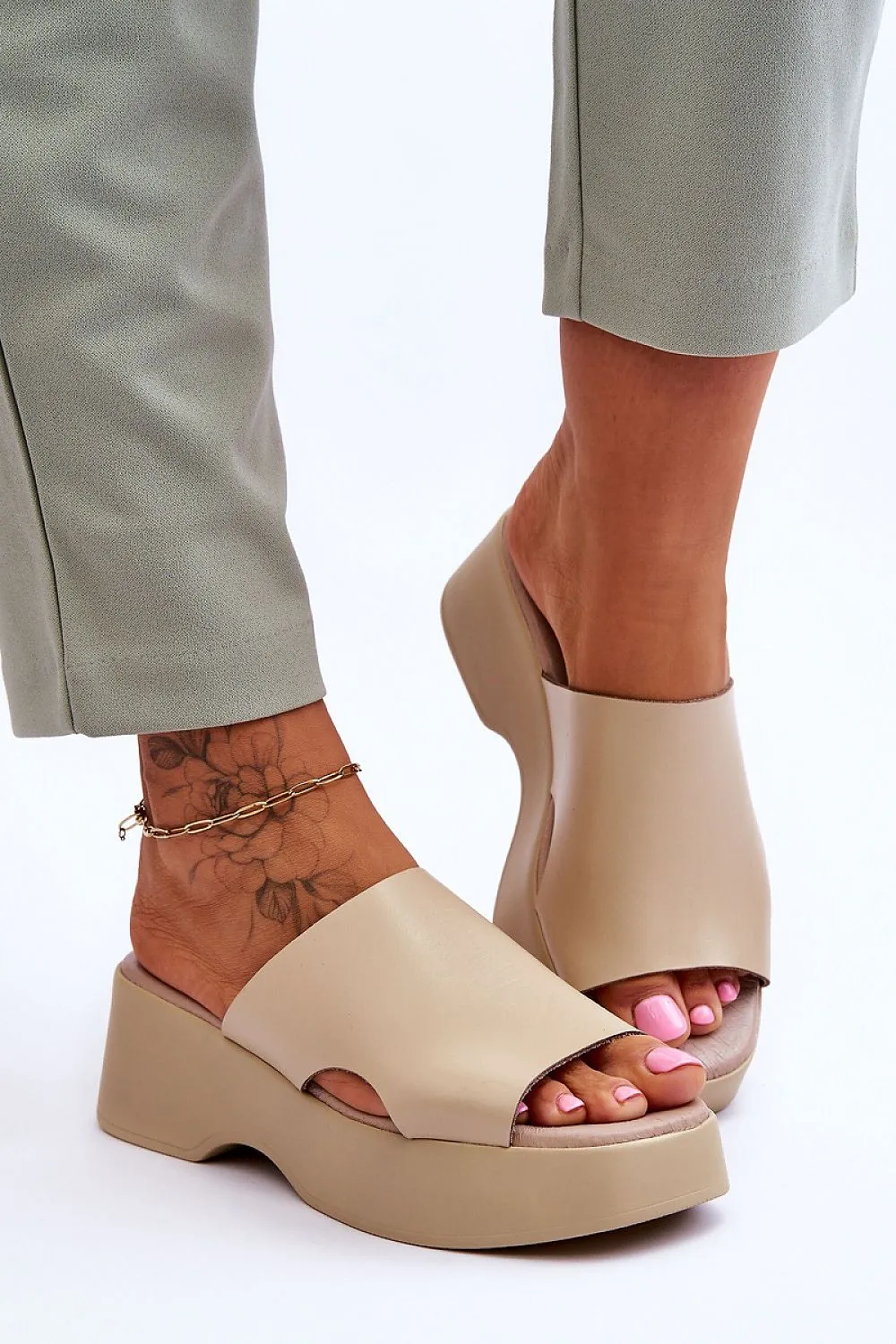 Flip-flops model 179077 Step in style
