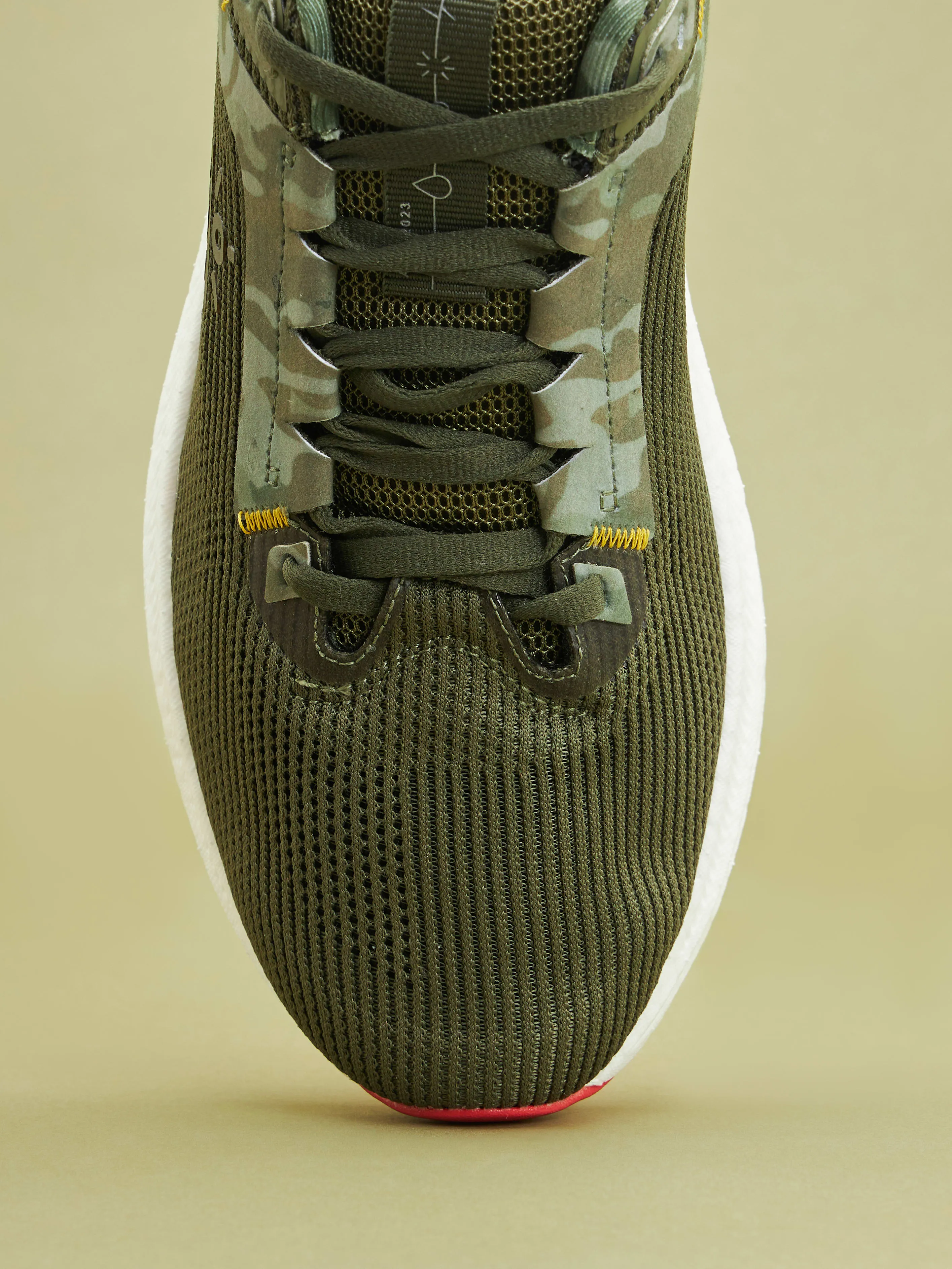 Versa DFNDR Men Running Shoes - Olive
