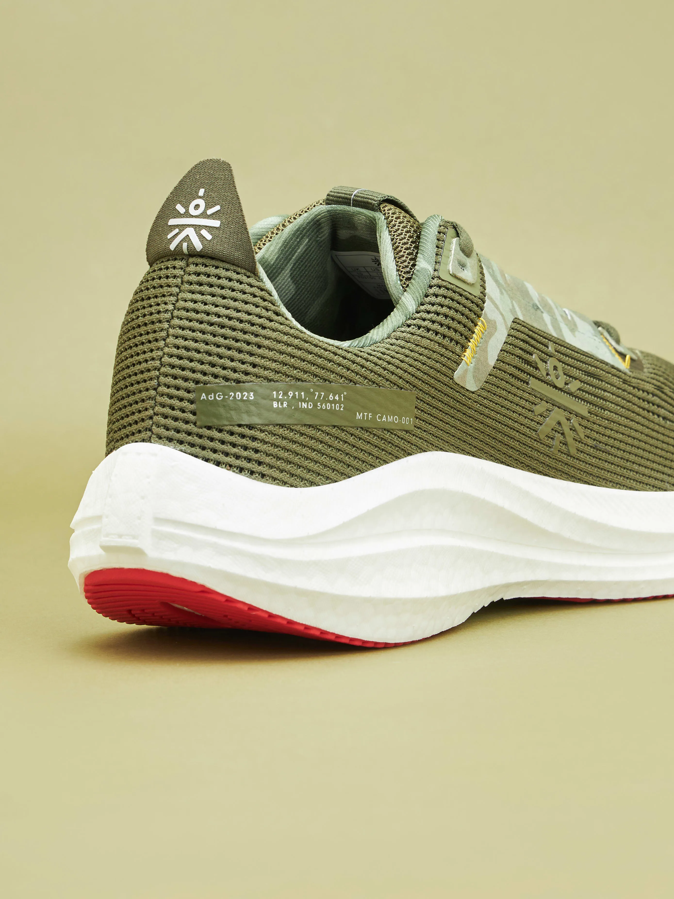 Versa DFNDR Men Running Shoes - Olive