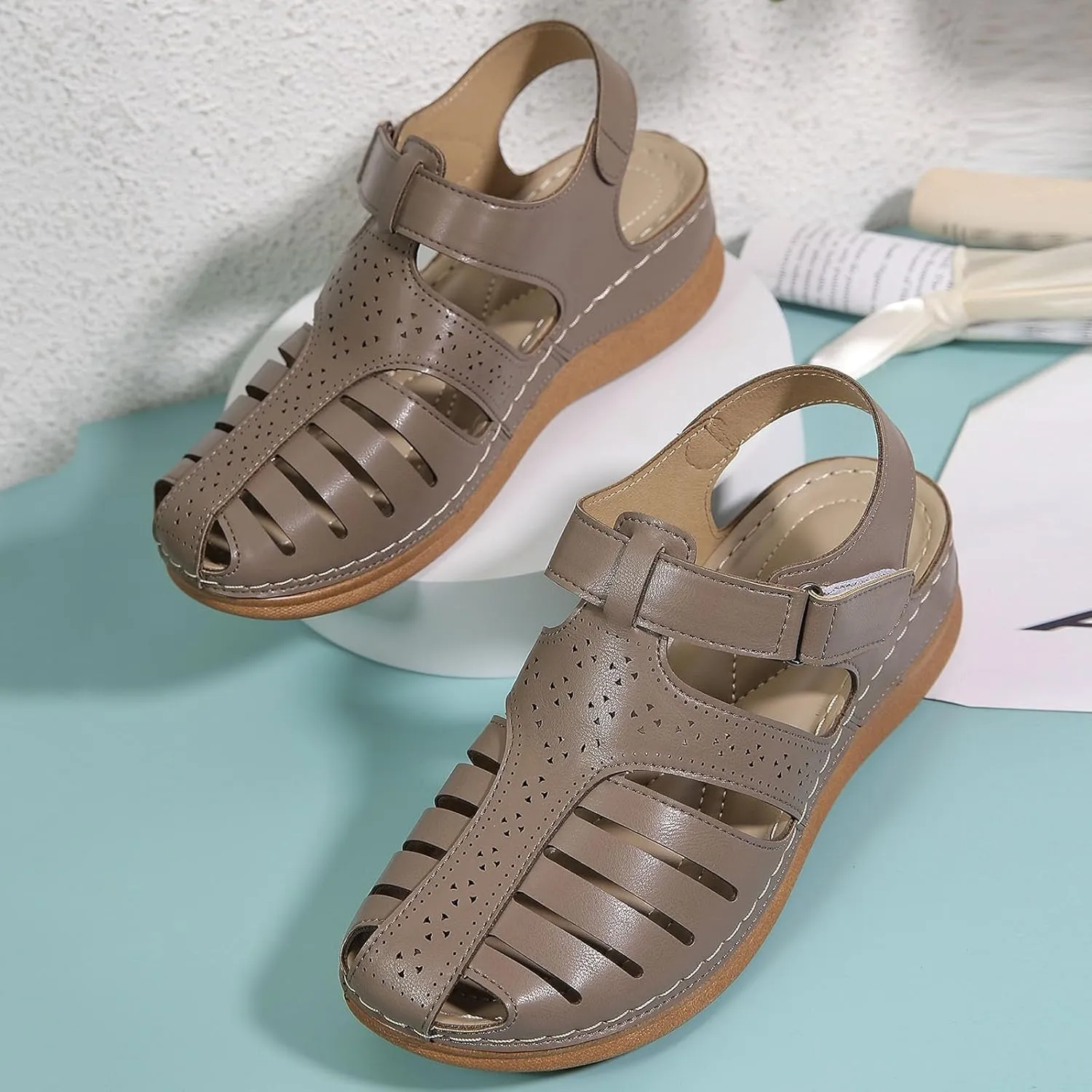 Womens Closed Toe Sandals Orthopedic Sandals with Arch Support Flip Flops for Women Comfortable Walking Sandals Cushion Footbed Platform Sandals Dressy Summer Slip on Sandals Casual Leather Sandals