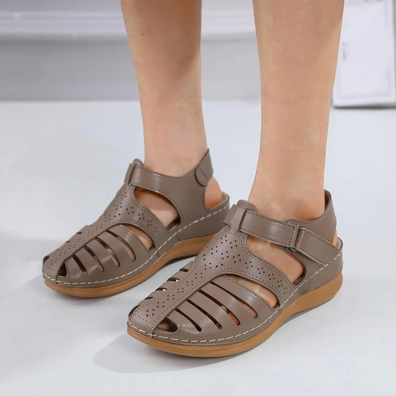 Womens Closed Toe Sandals Orthopedic Sandals with Arch Support Flip Flops for Women Comfortable Walking Sandals Cushion Footbed Platform Sandals Dressy Summer Slip on Sandals Casual Leather Sandals