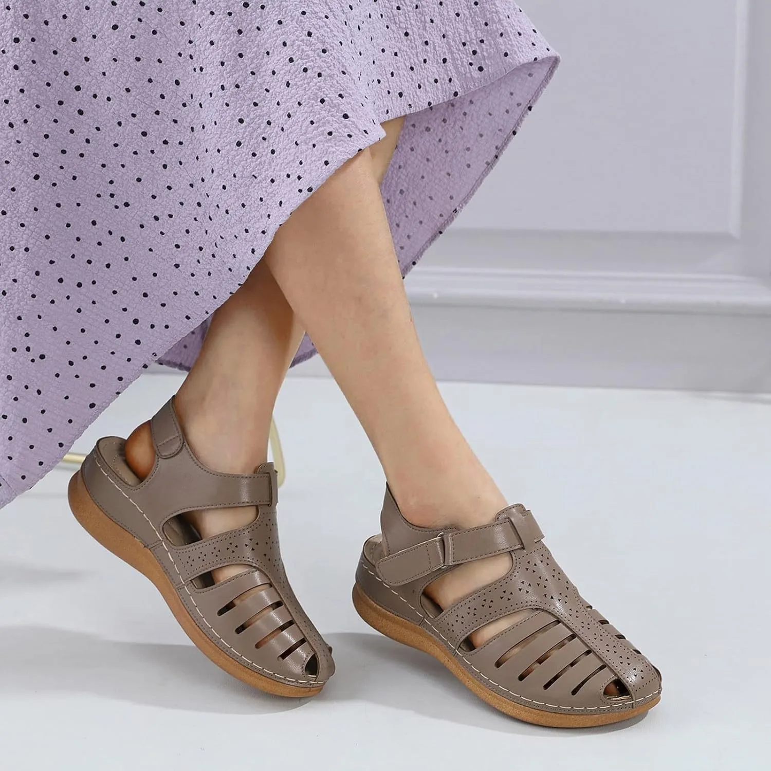 Womens Closed Toe Sandals Orthopedic Sandals with Arch Support Flip Flops for Women Comfortable Walking Sandals Cushion Footbed Platform Sandals Dressy Summer Slip on Sandals Casual Leather Sandals